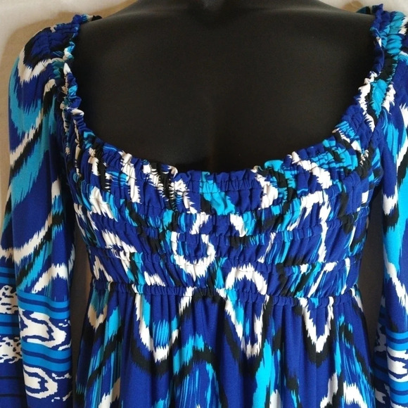 Adorable Blue Off the Shoulders Dress EUC ❤️ - Picture 2 of 9